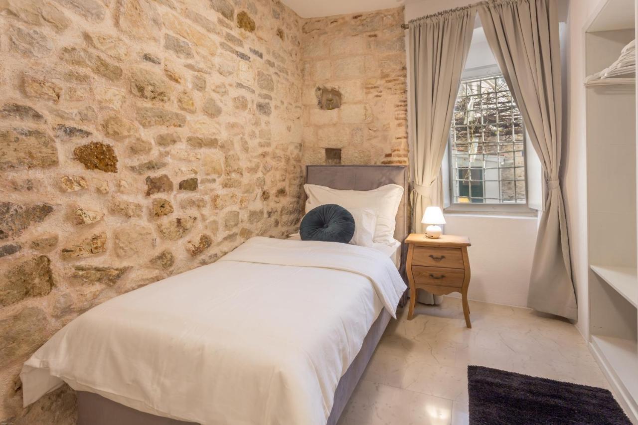 Lola Apartments - Zf Hvar Хвар Екстериор снимка