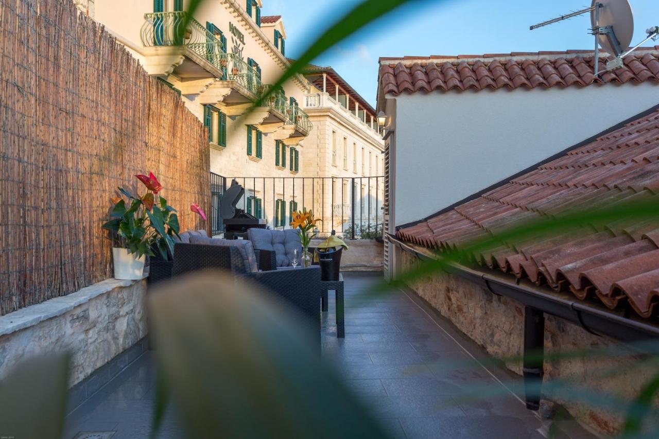 Lola Apartments - Zf Hvar Хвар Екстериор снимка
